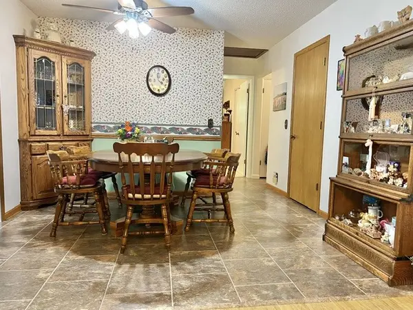 356 W Meadow LN, Walcott, IA 52773