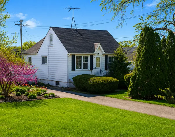 4123 N Park ST, Westmont, IL 60559