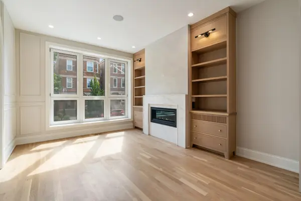 2312 N Oakley AVE, Chicago, IL 60647