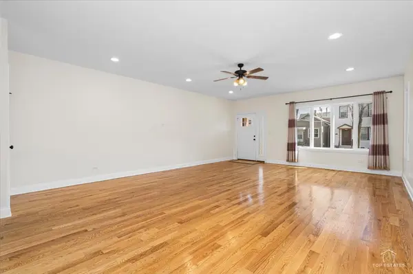3326 S Lituanica AVE, Chicago, IL 60608