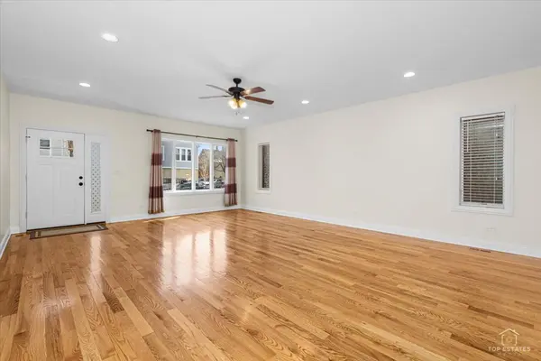 3326 S Lituanica AVE, Chicago, IL 60608
