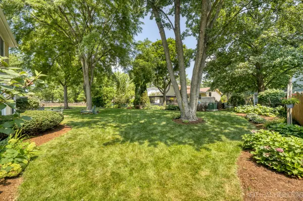 1200 Piccadilly CIR, Naperville, IL 60563