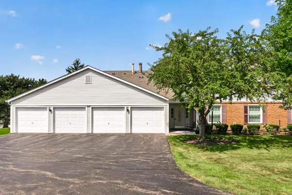 665 Thorntree CT #A-1, Bartlett, IL 60103