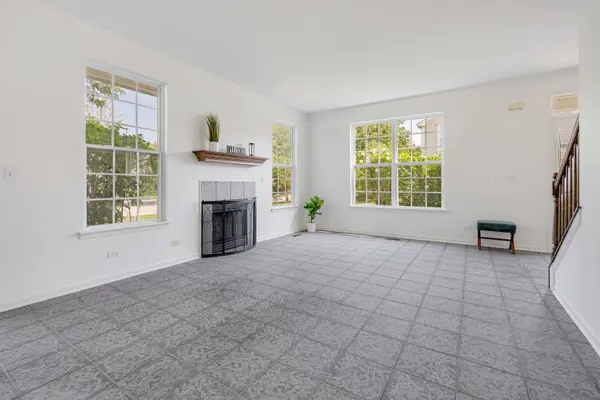 134 W Park AVE #A, Sugar Grove, IL 60554