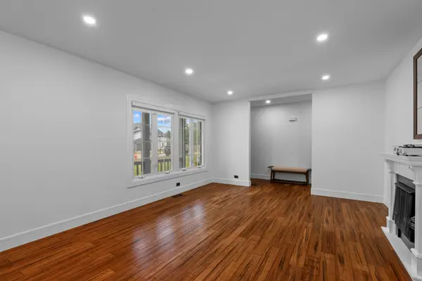 575 Gateshead AVE N, Elk Grove Village, IL 60007
