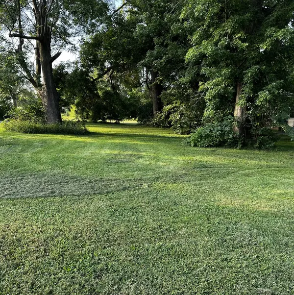 000 East RD, Cambridge, IL 61238
