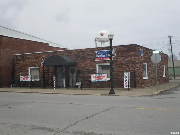123 E MAIN ST, Benton, IL 62812