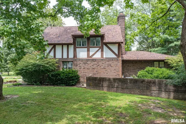 102 Lost Hollow Dr DR, Salem, IL 62881