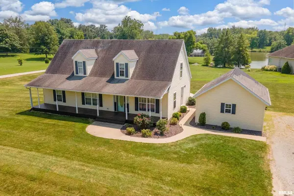 22 SMITH RD, Nashville, IL 62263