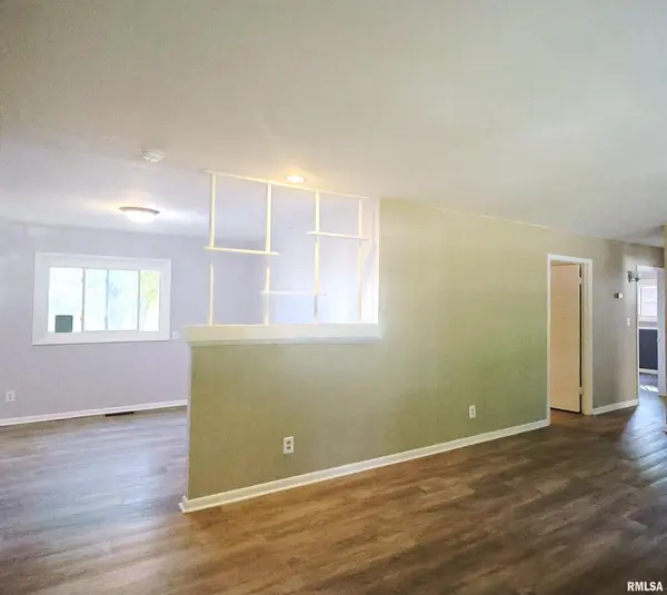 11 RIDGE RD, Centralia, IL 62801
