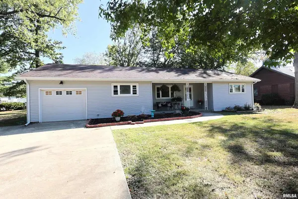 11 RIDGE RD, Centralia, IL 62801
