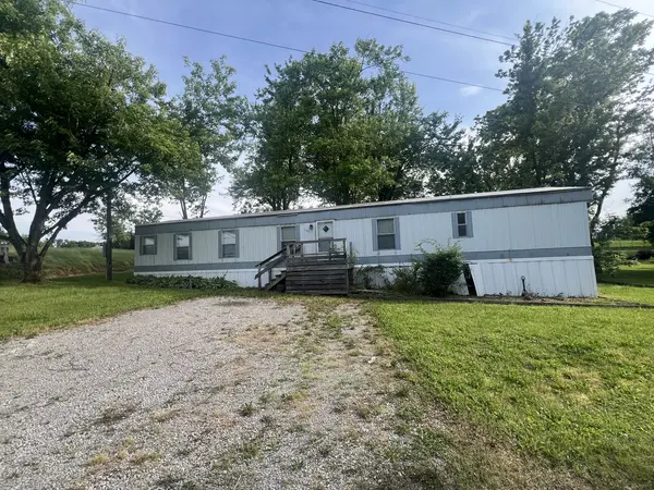 112 N Old Marion RD, Goreville, IL 62939