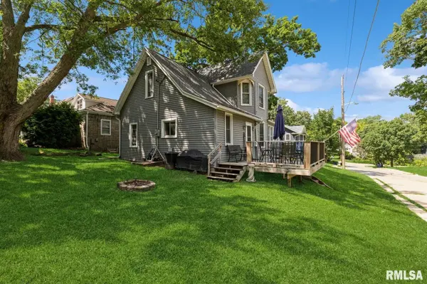 1301 CAROLINE AVE, Clinton, IA 52732