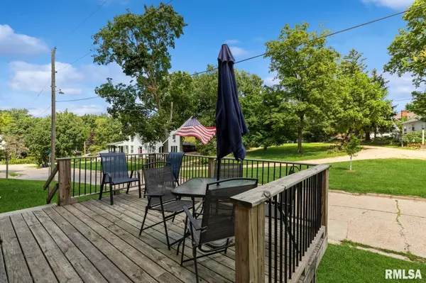 1301 CAROLINE AVE, Clinton, IA 52732