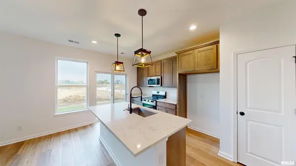 5882 BUTTERFIELD CT, Bettendorf, IA 52722