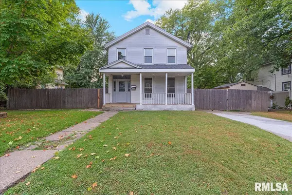 1220 COLLEGE AVE, Davenport, IA 52806