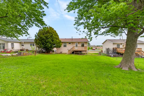 1229 13TH AVE N, Clinton, IA 52732