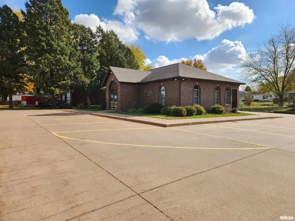 301 WESTERN AVE, Delmar, IA 52037
