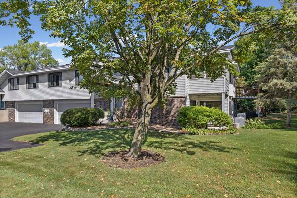 5642 Chatsworth ST N, Shoreview, MN 55126