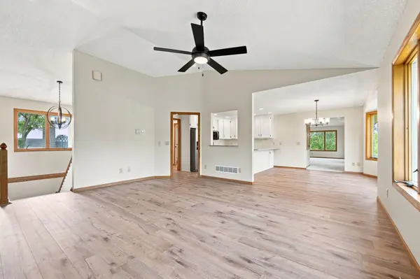 195 S Medina ST, Loretto, MN 55357