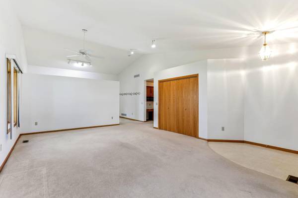 423 Tischler AVE SE, Faribault, MN 55021