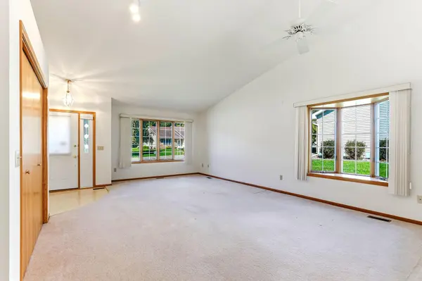 423 Tischler AVE SE, Faribault, MN 55021