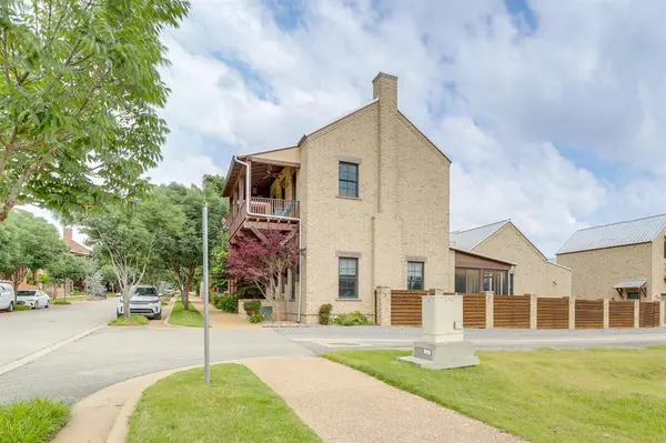 29 Park ST, Carlton Landing, OK 74432
