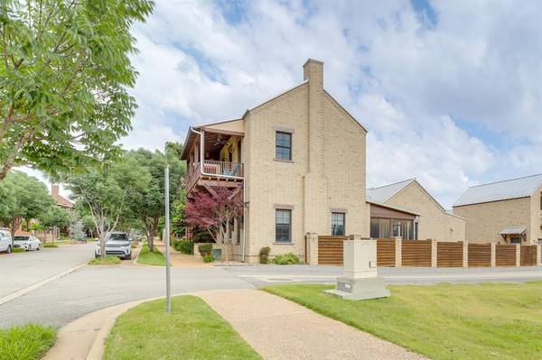 29 Park ST, Carlton Landing, OK 74432
