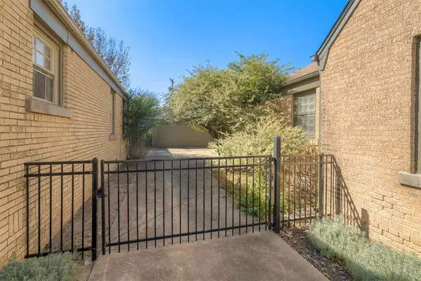 3304 NW 21st ST, Oklahoma City, OK 73107