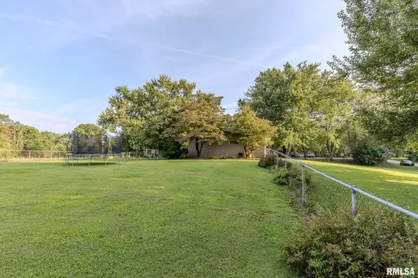 15556 N PARK PL, Petersburg, IL 62675