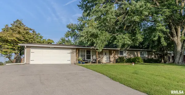 15556 N PARK PL, Petersburg, IL 62675