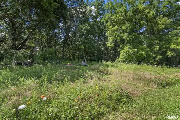 2450 Old Beardstown RD, Springfield, IL 62702