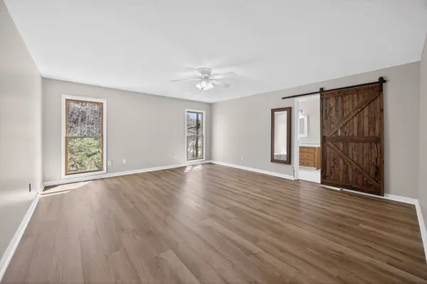 204 Meadowview Dr, Crossville, TN 38558
