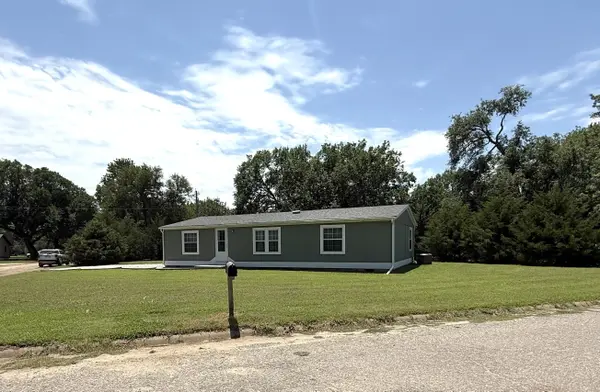 521 E Eighth St,  Harper,  KS 67058