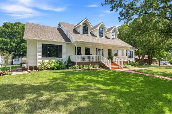 2006 Carter Ave, Augusta, KS 67010