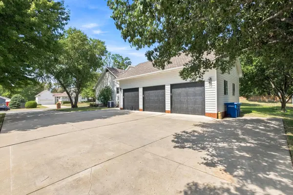 2006 Carter Ave, Augusta, KS 67010