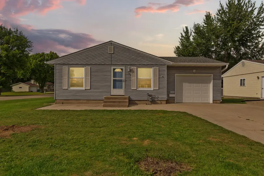 706 17th ST NE, Owatonna, MN 55060