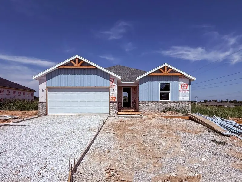 719 W Brook Hollow RD, Nixa, MO 65714