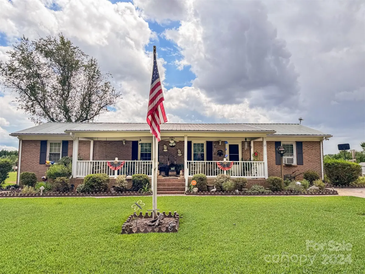 1470 River Hills CT, Taylorsville, NC 28681