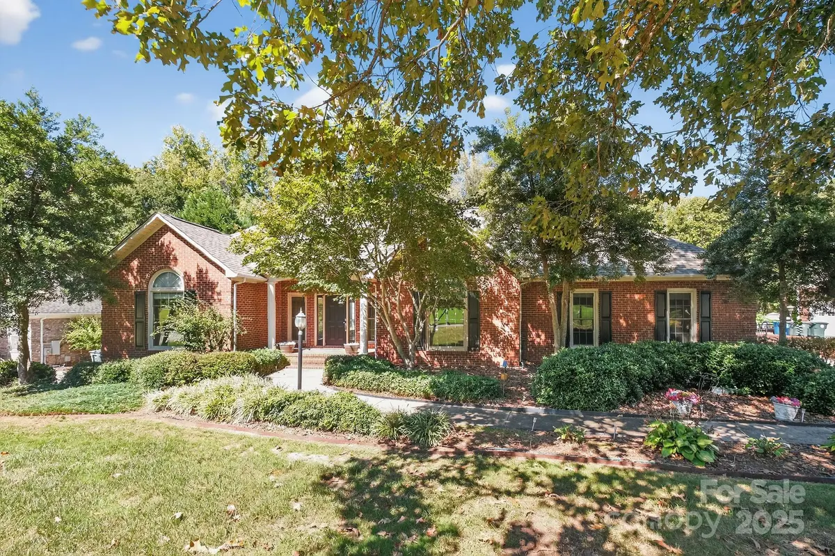 208 Stone Ridge DR, Salisbury, NC 28146