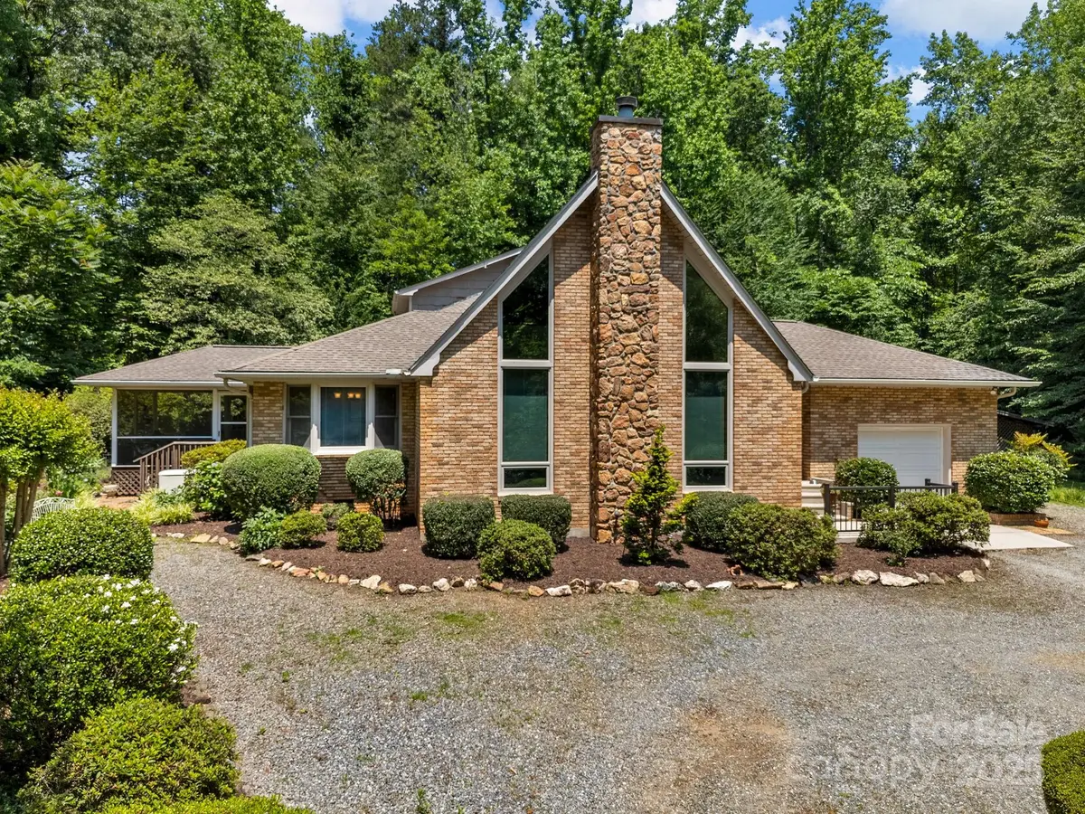 266 Case ST, Columbus, NC 28722