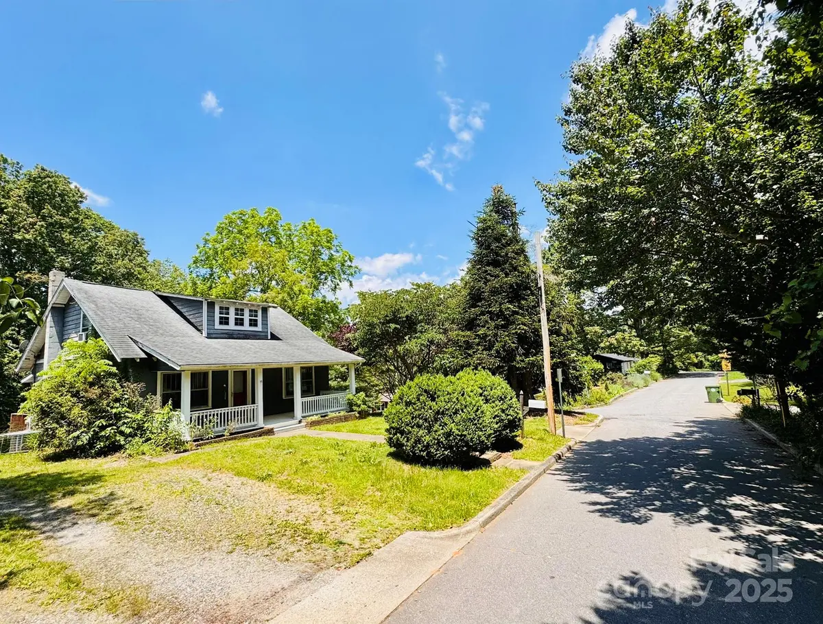 602 Brookshire ST, Asheville, NC 28803