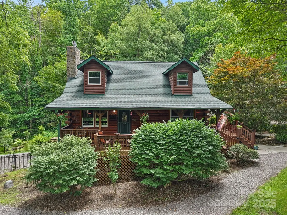 17 Cripple Creek DR, Waynesville, NC 28785