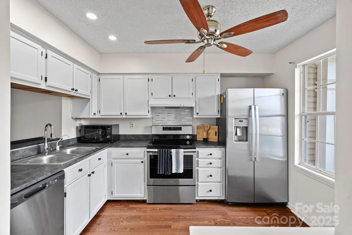 218 Water Oak DR, Pineville, NC 28134