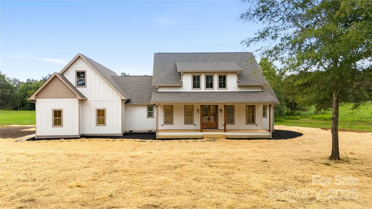 960 Johnson RD, Columbus, NC 28722