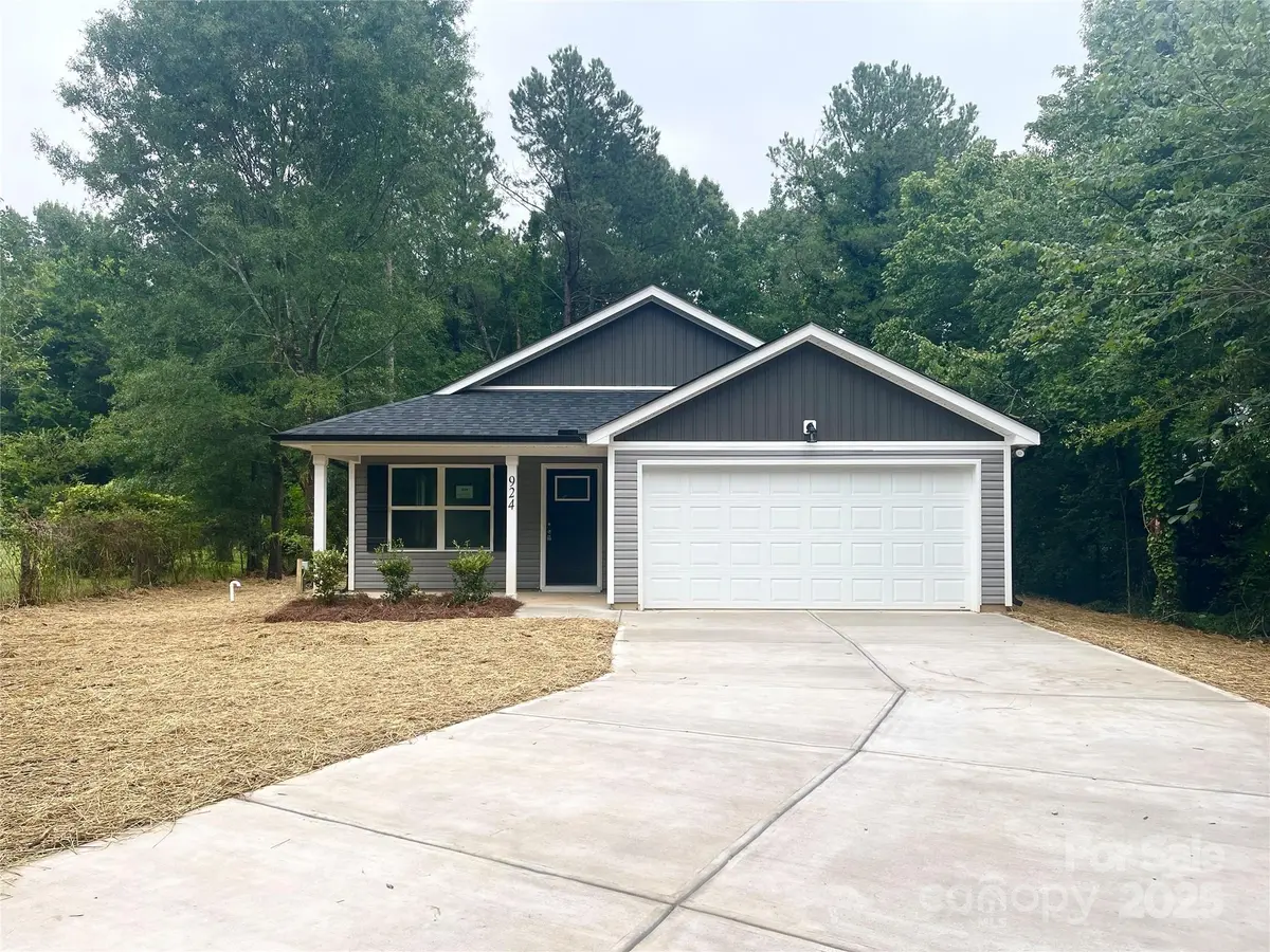 924 Forest DR, Marshville, NC 28103