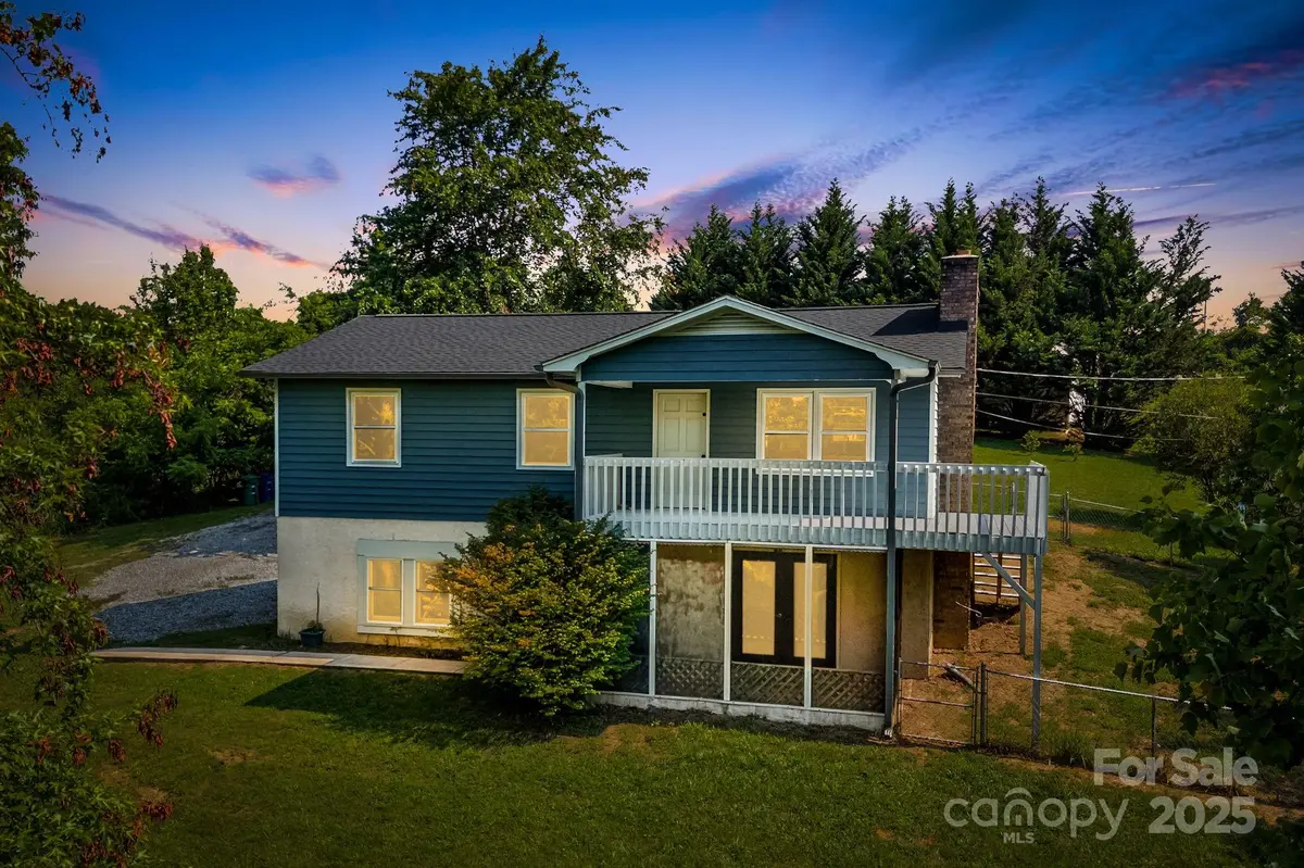 1360 Jupiter RD, Weaverville, NC 28787