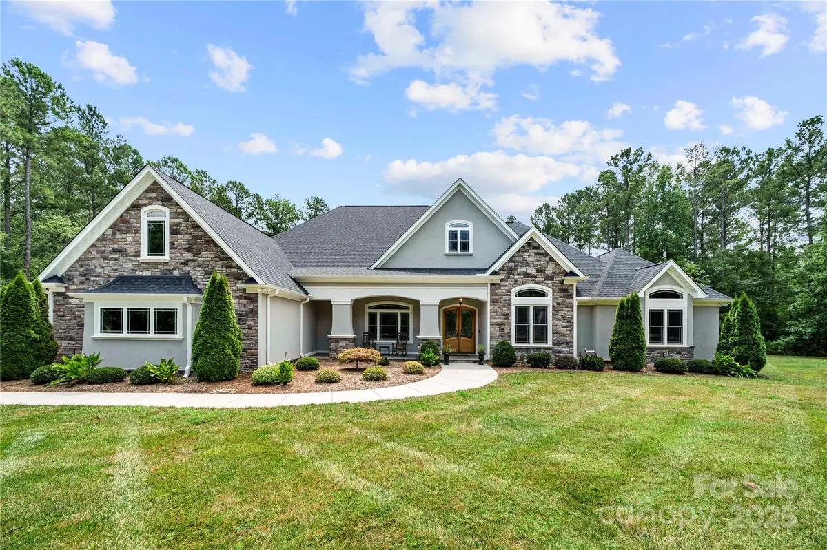 650 Top Ridge LN, Clover, SC 29710