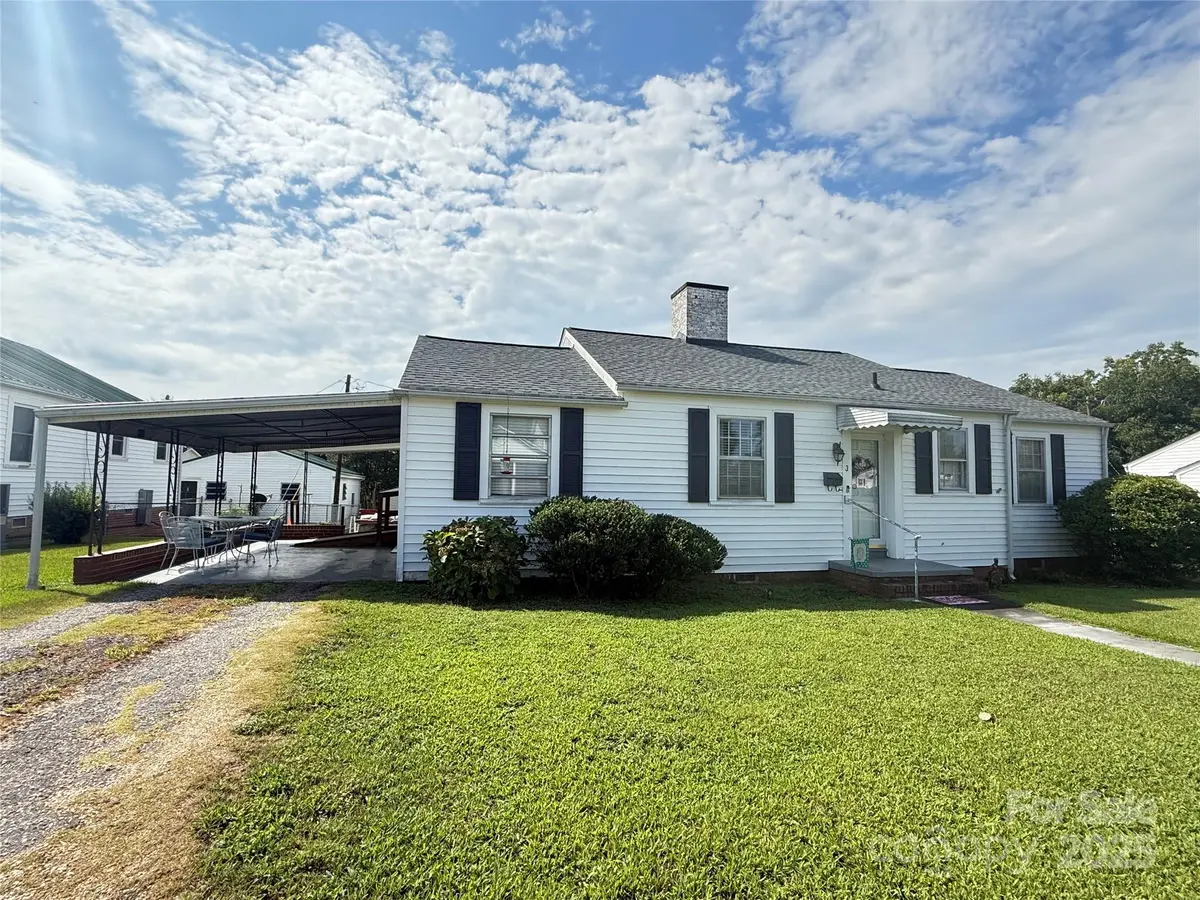 3 Underwood AVE, Great Falls, SC 29055