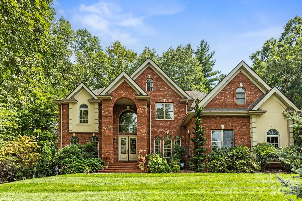 46 Beale CT, Fletcher, NC 28732